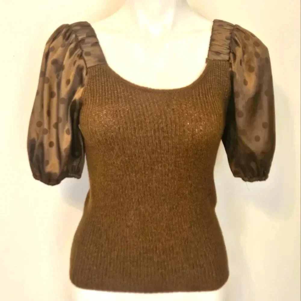 E&M Polka-dot Puff Sleeve Top